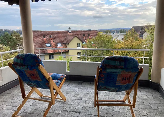 1 Wg Zimmer, Wohnzimmer Mit Kamin, Kueche Voll Ausgestattet, Grosser Balkon Mit Ausblick