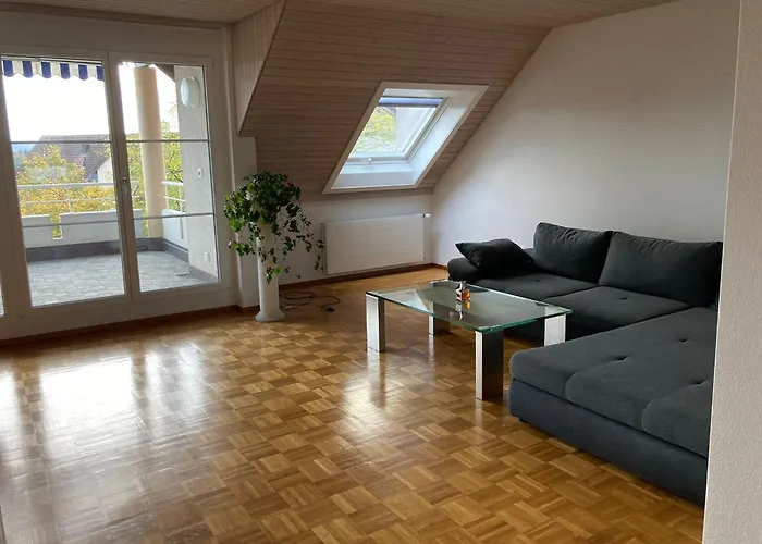 1 Wg Zimmer, Wohnzimmer Mit Kamin, Kueche Voll Ausgestattet, Grosser Balkon Mit Ausblick