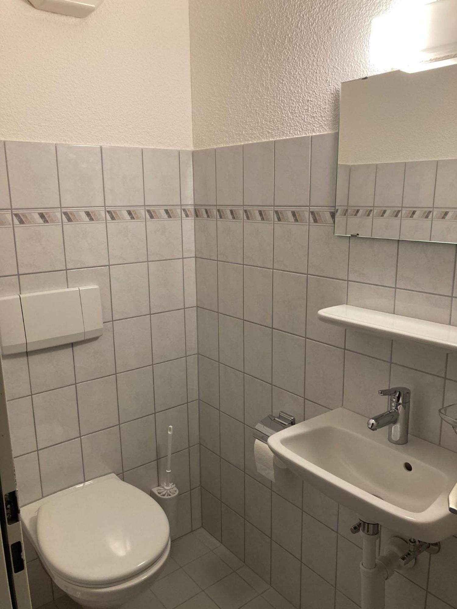 Homestay 1 Wg Zimmer, Wohnzimmer Mit Kamin, Kueche Voll Ausgestattet, Grosser Balkon Mit Ausblick *