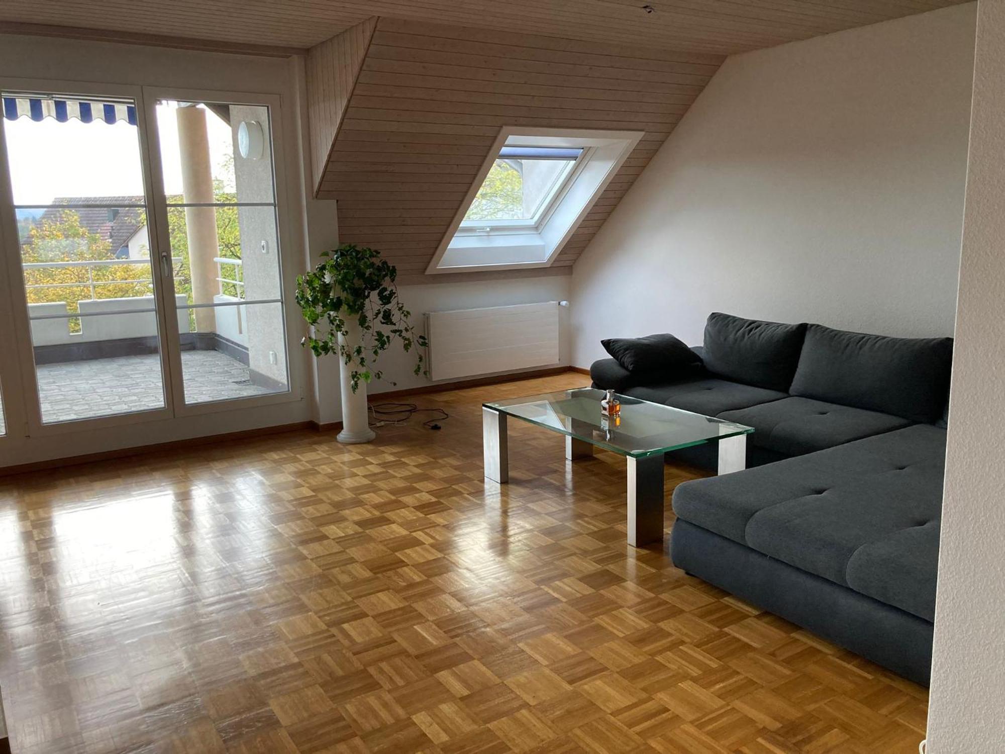 1 Wg Zimmer, Wohnzimmer Mit Kamin, Kueche Voll Ausgestattet, Grosser Balkon Mit Ausblick Homestay