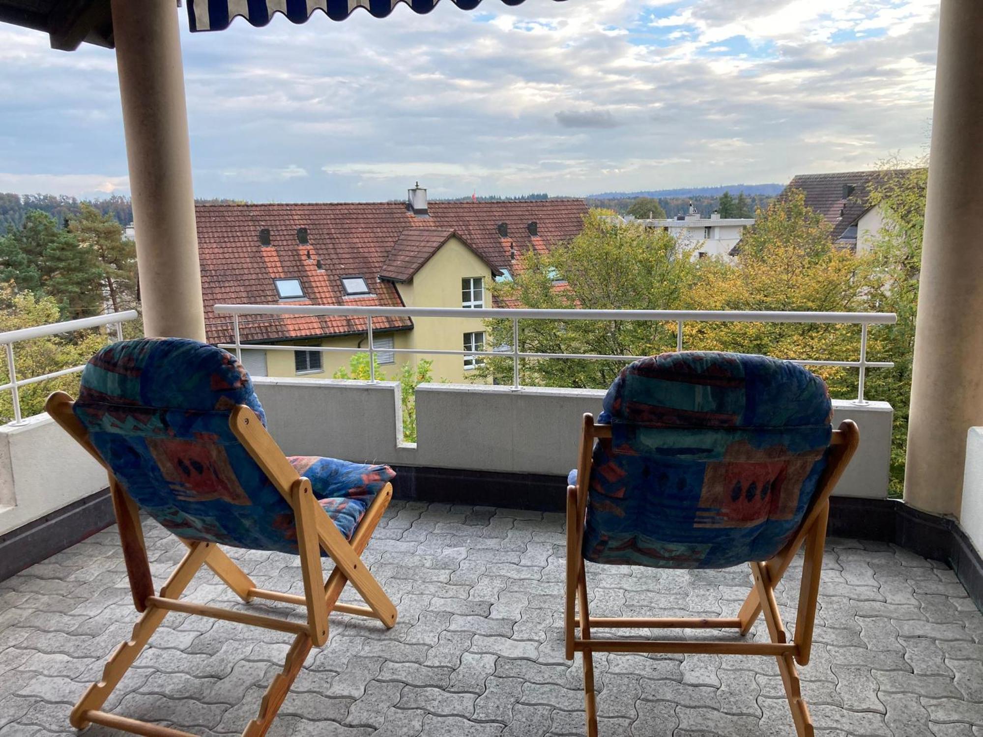1 Wg Zimmer, Wohnzimmer Mit Kamin, Kueche Voll Ausgestattet, Grosser Balkon Mit Ausblick Homestay *