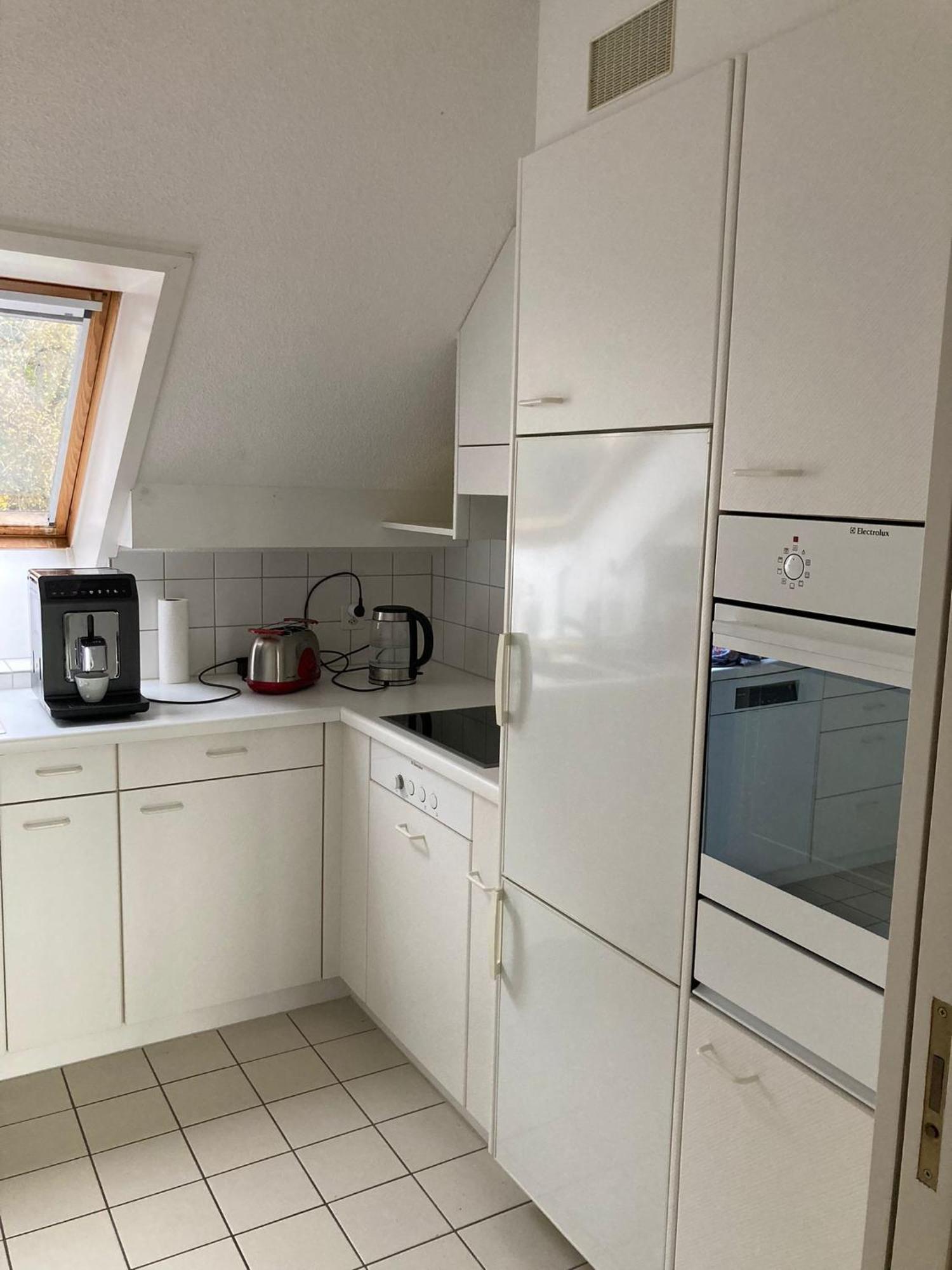 1 Wg Zimmer, Wohnzimmer Mit Kamin, Kueche Voll Ausgestattet, Grosser Balkon Mit Ausblick Homestay *